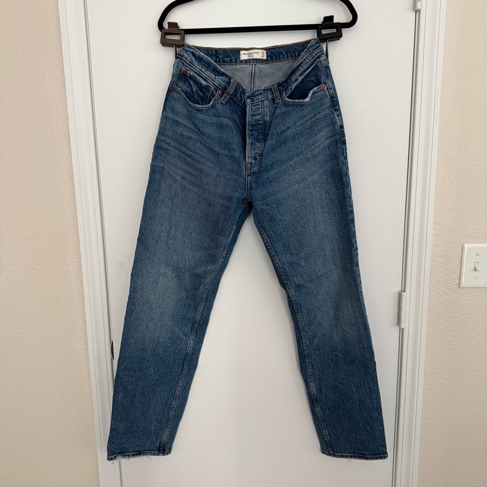 Abercrombie & Fitch The Dad High Rise Jeans